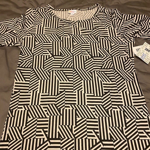 Lularoe Gigi blouse - Picture 1 of 3